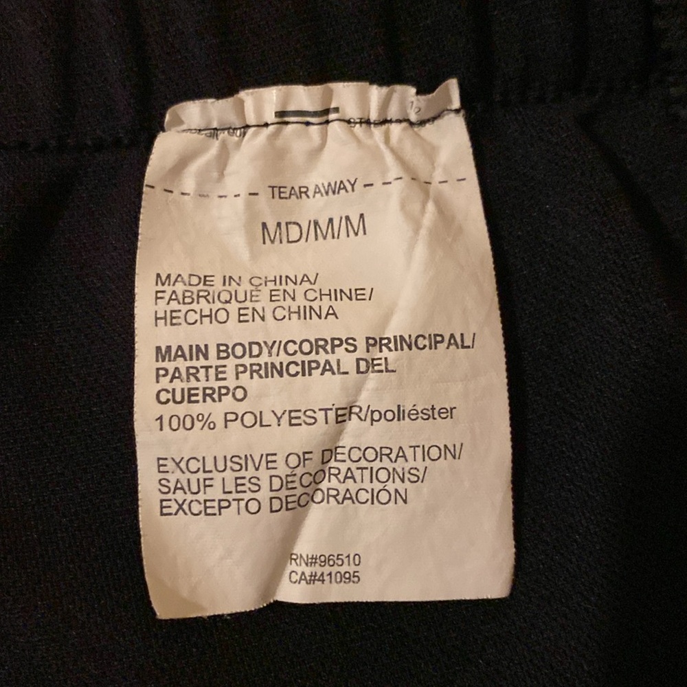 Under Armour elastic waist shorts. Black medium. Good condition. - Picture 3 of 3
